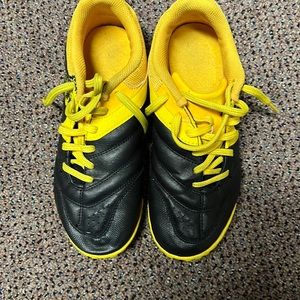 Kids Nike indoor soccer cleats